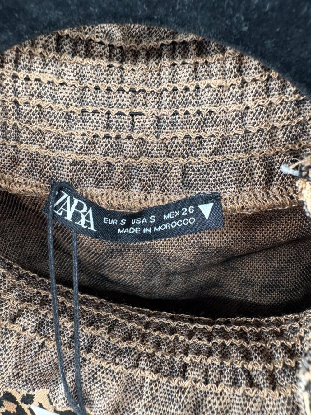NWT Zara Brown Black Leopard Knit Puff Sleeve Smocked Mock Neck Top S - Picture 9 of 10